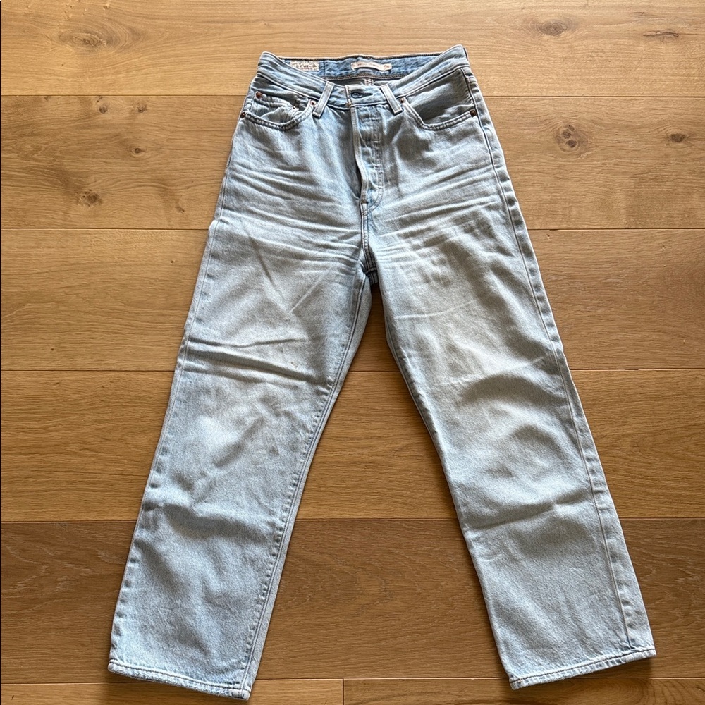 Levi's Light Blue Ribcage Cropped Jeans